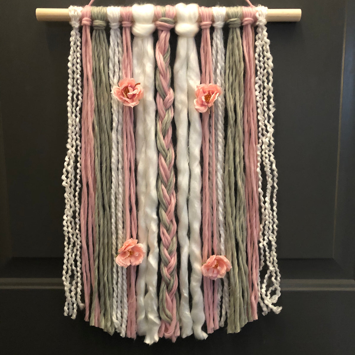 Spring Macramé Wall Hanging Craft Kit – Holladay Crafts