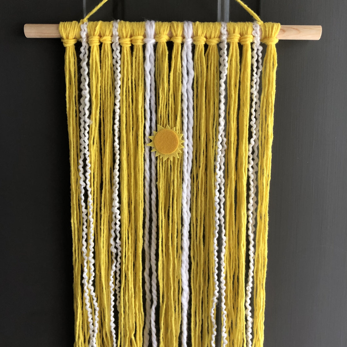 Sunny Yellows Macramé Wall Hanging Craft Kit – Holladay Crafts